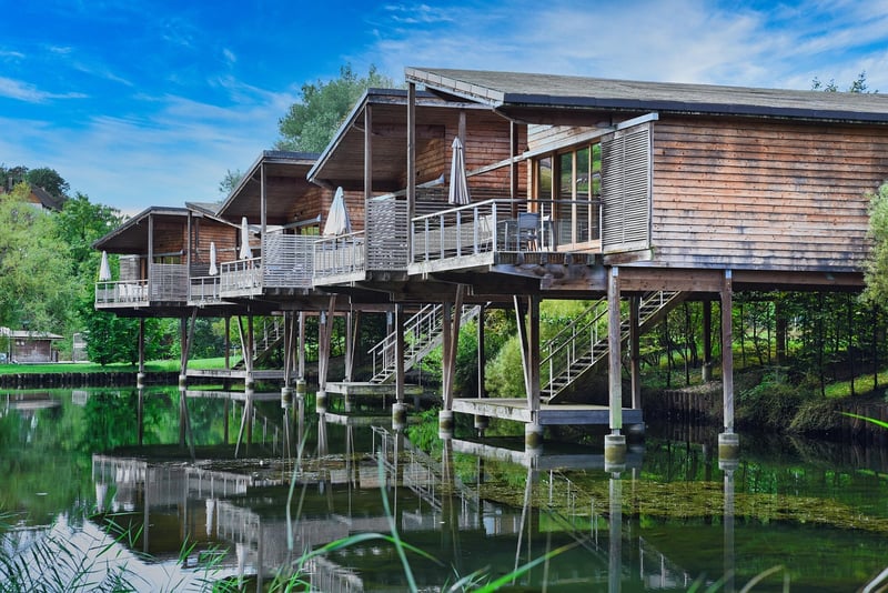 Treetop lodges